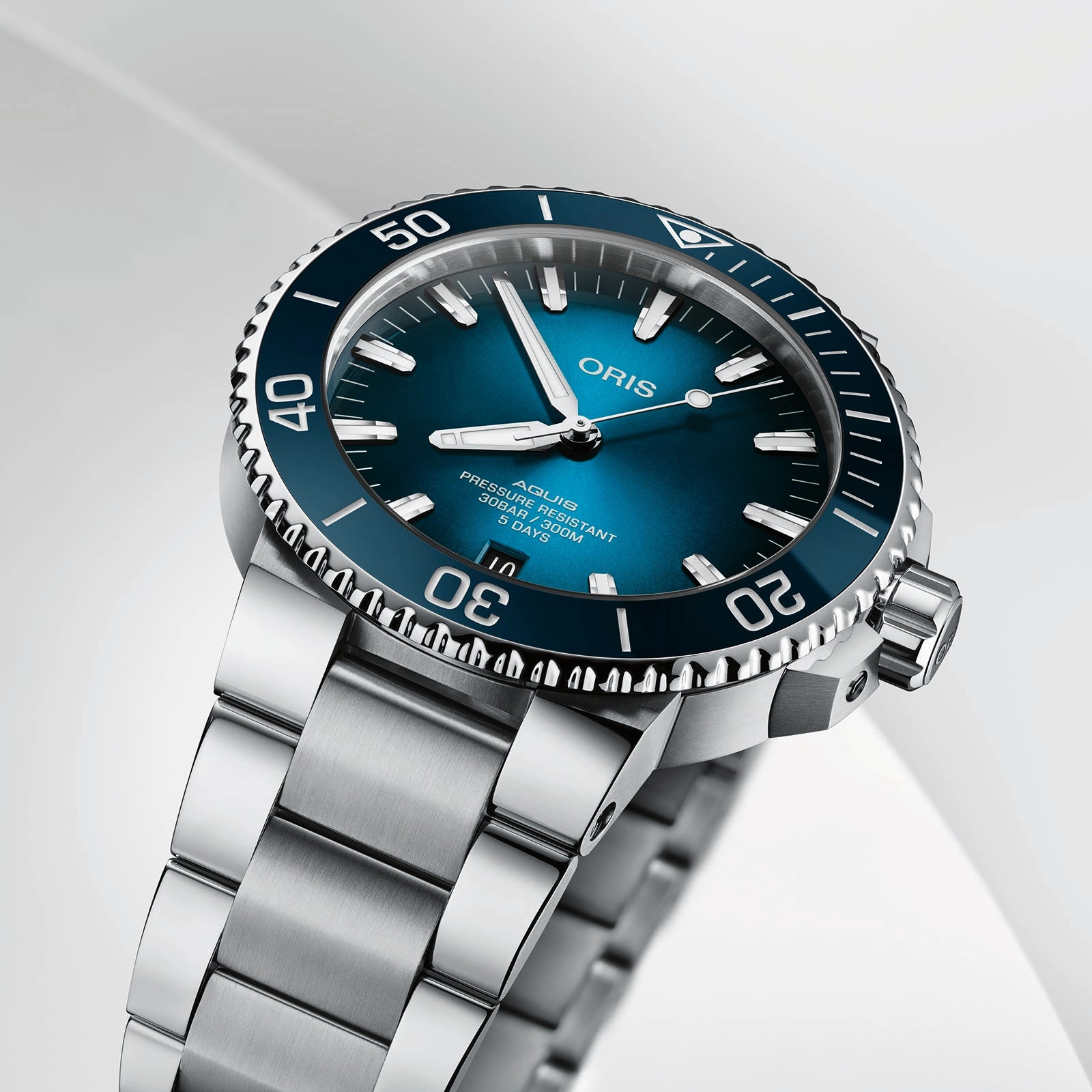 Aquis Date Calibre 400