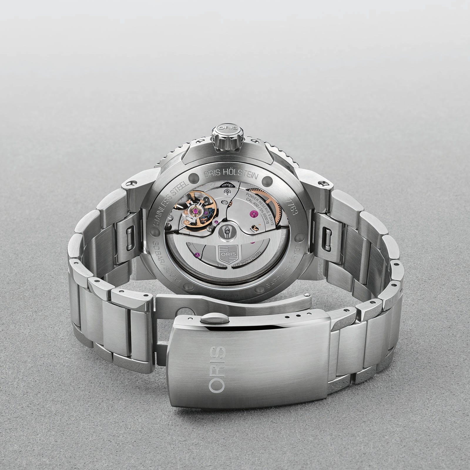 Aquis Date Calibre 400