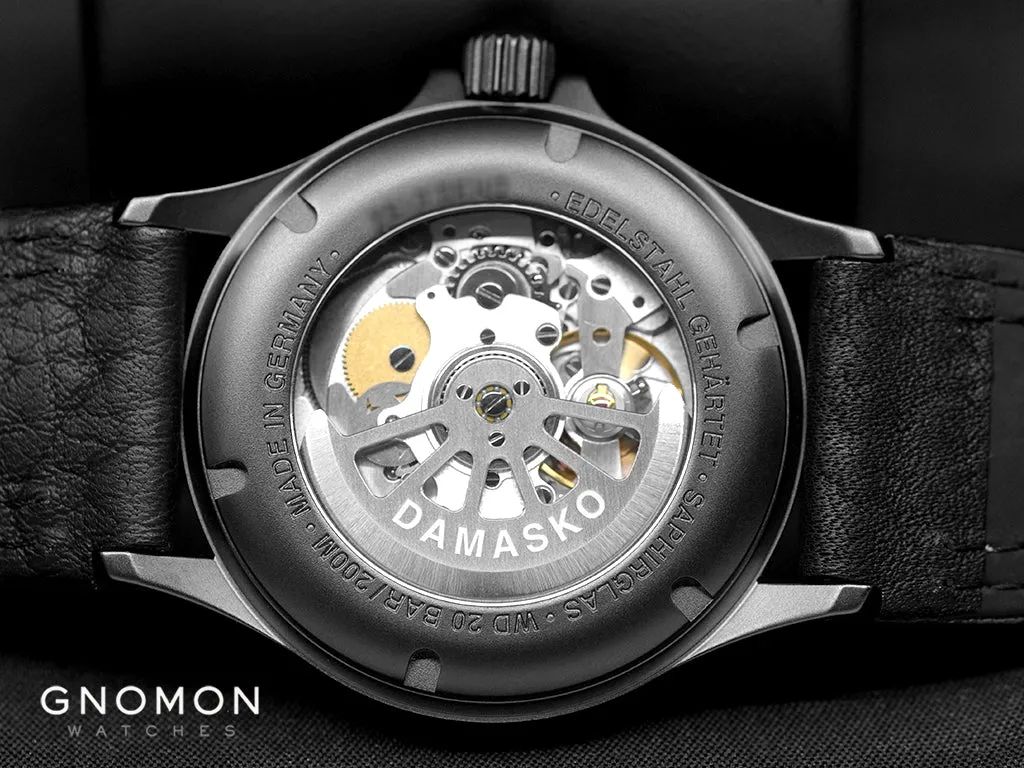 DK32 Black