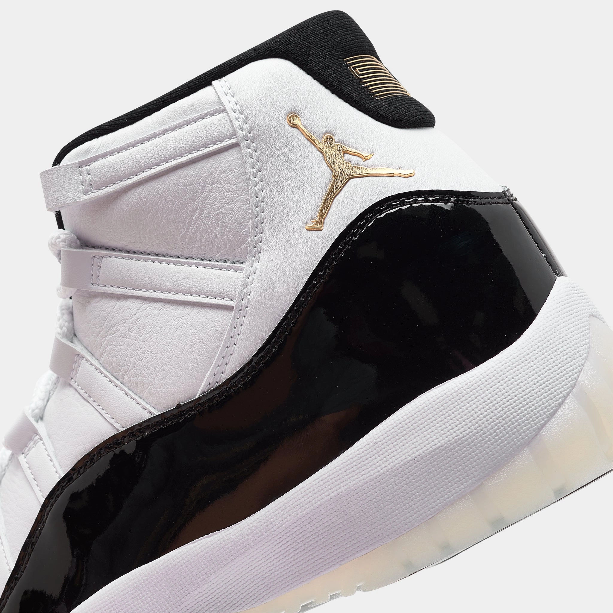 Jordan 11 Retro White / Metallic Gold - Black